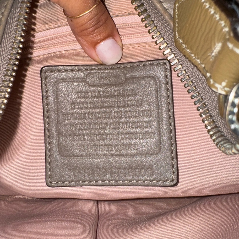 Coach Vintage Taupe Shoulder Bag With Patent Accents - Picture 7 of 10